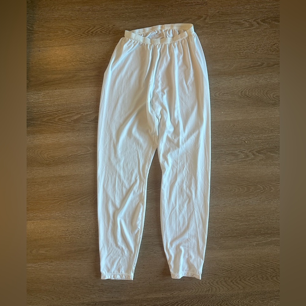Patagonia Women’s size M White base layer/long underwear pants.
